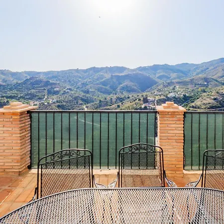Holiday home Cubo's The Secret Almogia Mountain View *